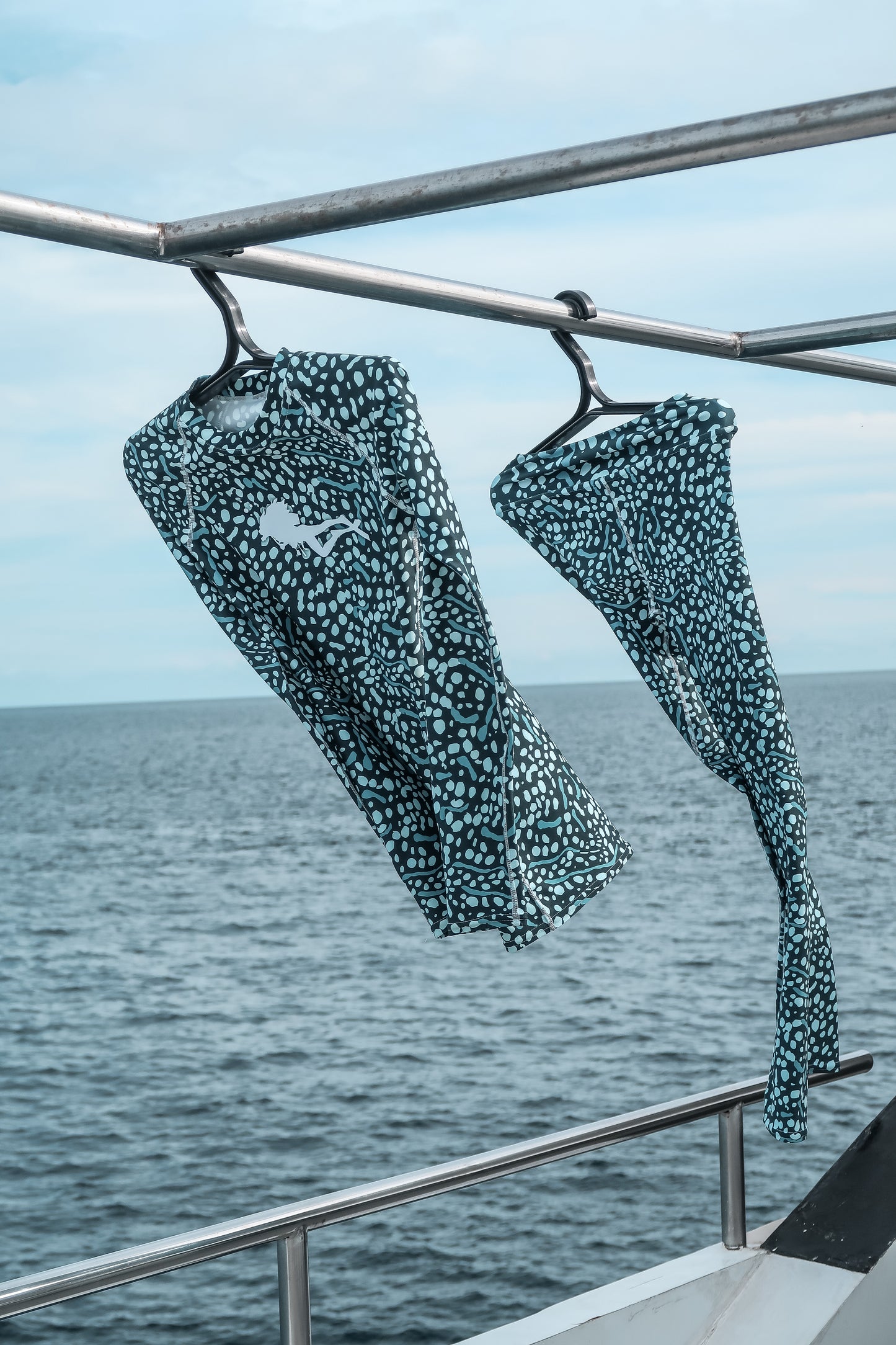 Whale Shark Girls that Scuba Rashie - Divewear Collection