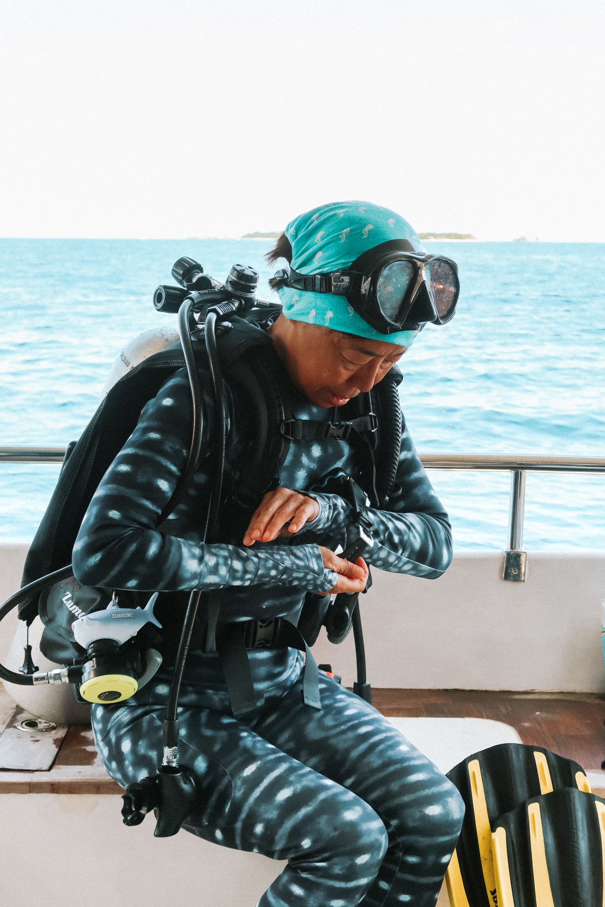 Girls that Scuba Head & Neck cover