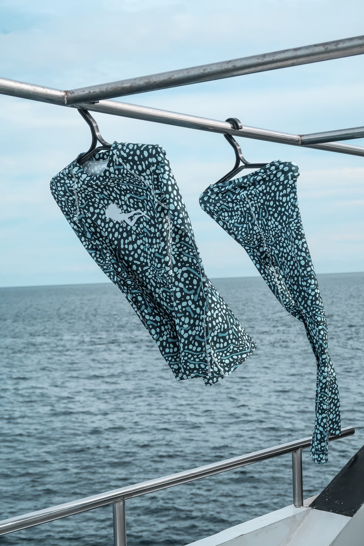 Whale Shark Girls that Scuba Rashie - Divewear Collection