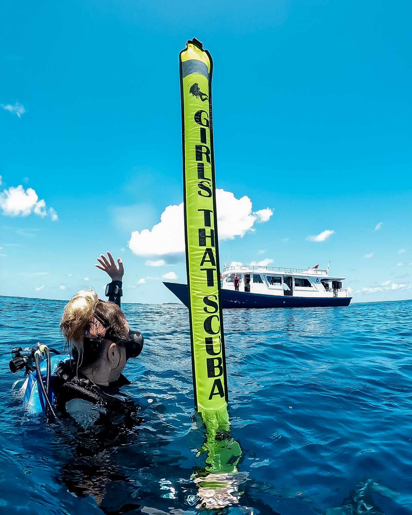 Girls that Scuba DSMB 150cm